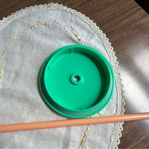 Starbucks Summer 2020 Red & White Clear Cold Cup Tumbler With Green Lid & Straw - Picture 10 of 10